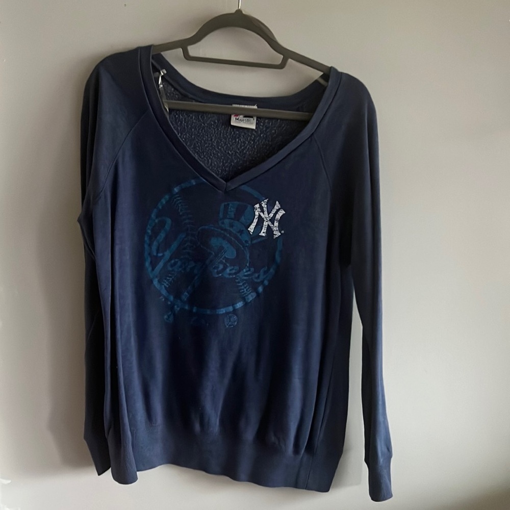 Majestic Navy Blue Yankees Sweatshirt